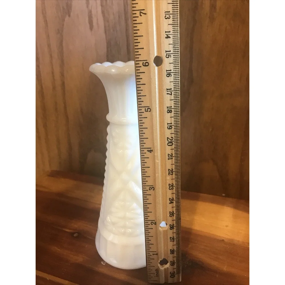 Vintage Milk Glass‎ Bud Vase, Small Table Decor, Floral Arrangement Vase
